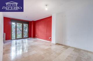 Piso en San Matías - Realejo. Piso con garaje en plena calle molinos.