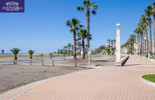 Appartement à Playa de Granada. Piso de 3 dormitorios junto playa poniente, motril.