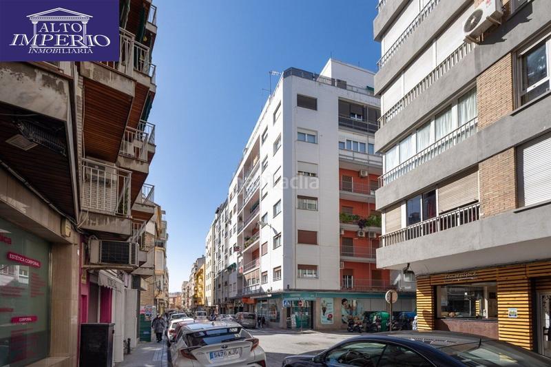 Foto 00944e7c-b70e-4348-9341-4c61359139e3. Piso fantástico piso en pleno centro , ideal para vivir o invertir. en Granada