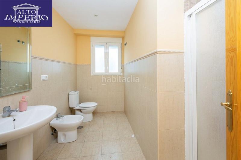 Foto 5b9de7e6-45b1-4fd8-ab48-839fa577788d. Piso fantástico piso en pleno centro , ideal para vivir o invertir. en Granada