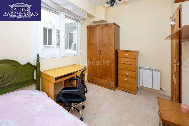 Foto ac0bba11-080b-40e4-8943-ee4ca4d9b1be. Piso fantástico piso en pleno centro , ideal para vivir o invertir. en Granada