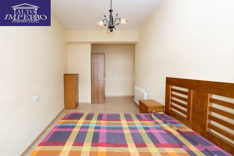 Foto b50fcdb6-358f-4181-85b2-821b01ea7ab5. Piso fantástico piso en pleno centro , ideal para vivir o invertir. en Granada