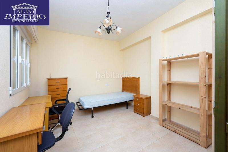 Foto b9e6219d-b3a8-4e1f-8921-fd12bb6418bb. Piso fantástico piso en pleno centro , ideal para vivir o invertir. en Granada