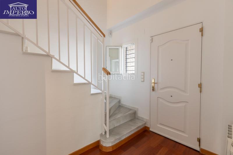 Foto 116b2bf0-408d-498b-85b8-7ceacab4c19e. Casa pareada vivienda unifamiliar con patio, jardín y todas las comodidades en Granada