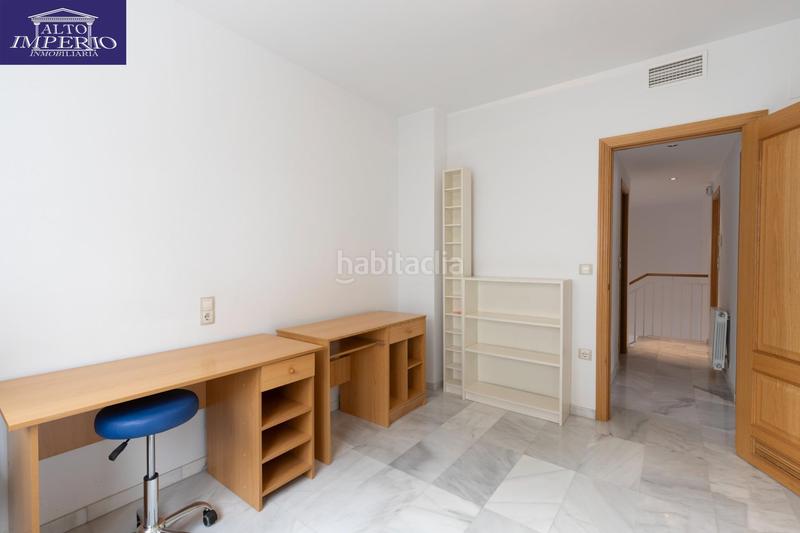 Foto 205763b8-a0d9-461a-8db8-127728edb11f. Casa pareada vivienda unifamiliar con patio, jardín y todas las comodidades en Granada