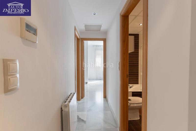 Foto 7a1c1fd4-141f-4ffa-b972-56795a418bc7. Casa pareada vivienda unifamiliar con patio, jardín y todas las comodidades en Granada