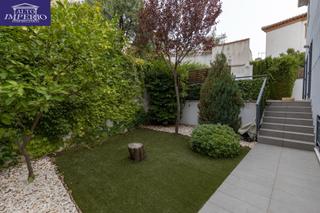 Maison jumelée à Lancha del Genil. Vivienda unifamiliar con patio, jardín y todas las comodidades