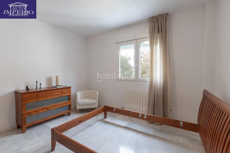 Foto 9b58ffda-b776-45f8-833a-bd9f116a4bae. Casa pareada vivienda unifamiliar con patio, jardín y todas las comodidades en Granada