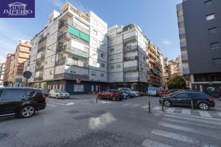 Pis  Calle pintor lopez mezquita. Oportunidad única en el corazón de granada  calle pintor lópez m