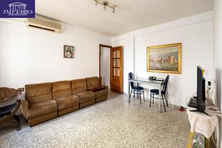 Appartement  Calle santa adela 48. Se vende piso en el zaidin