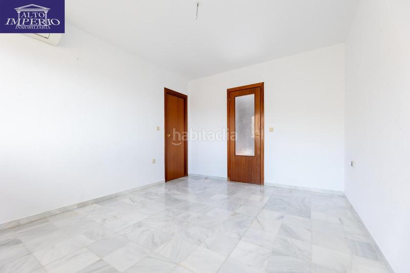 Foto 6819b099-bdf7-421a-ad8b-82639668bd07. Piso tu hogar en Cenes de la Vega