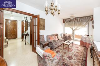 Etagenwohnung  Camino de ronda. Amplio piso en camino de ronda, junto a plaza einstein