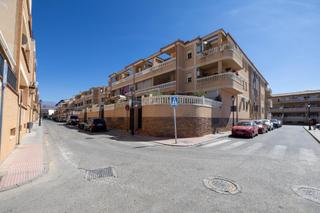 Pis a Residencial Triana - Barrio Alto. Piso con terraza y garaje junto al futuro metro en las gabias