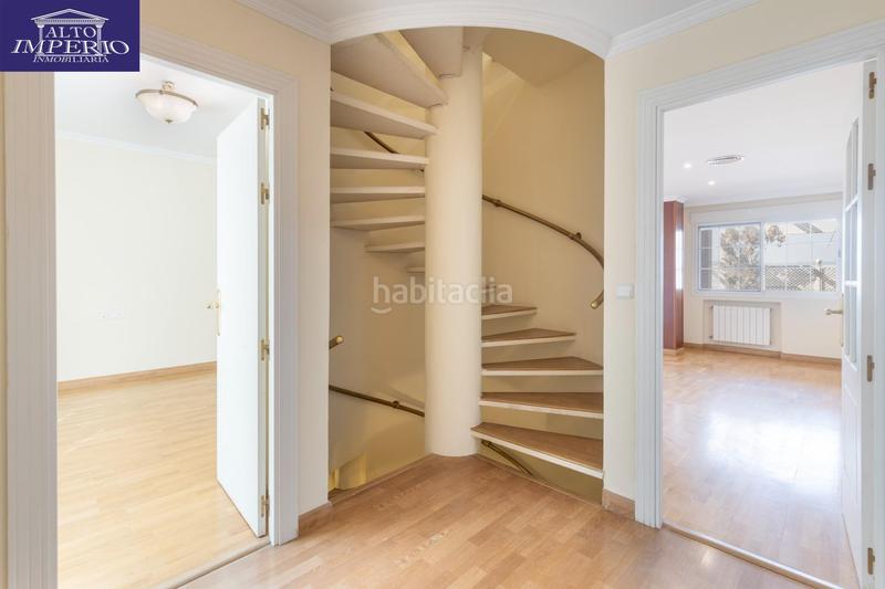 Foto d6cf8a11-a85e-4ea0-bc41-0fe81f6db979. Casa adosada camino de caicena en Camino de los Neveros - Serrallo Granada