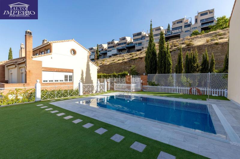 Foto e2293b5c-2701-450e-bc02-3406f720fcc1. Casa adosada camino de caicena en Camino de los Neveros - Serrallo Granada