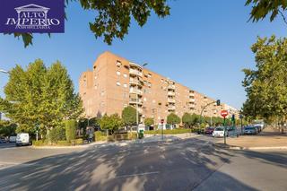 Piso  Calle arzobispo pedro de castro. Hogar ideal. 4 dormitorios. garaje. calefaccin. vistas despejad