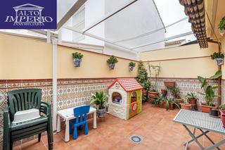 Casa adossada  Calle de la corbeta. Fantástica casa adosada junto a barrio periodistas ideal para vi