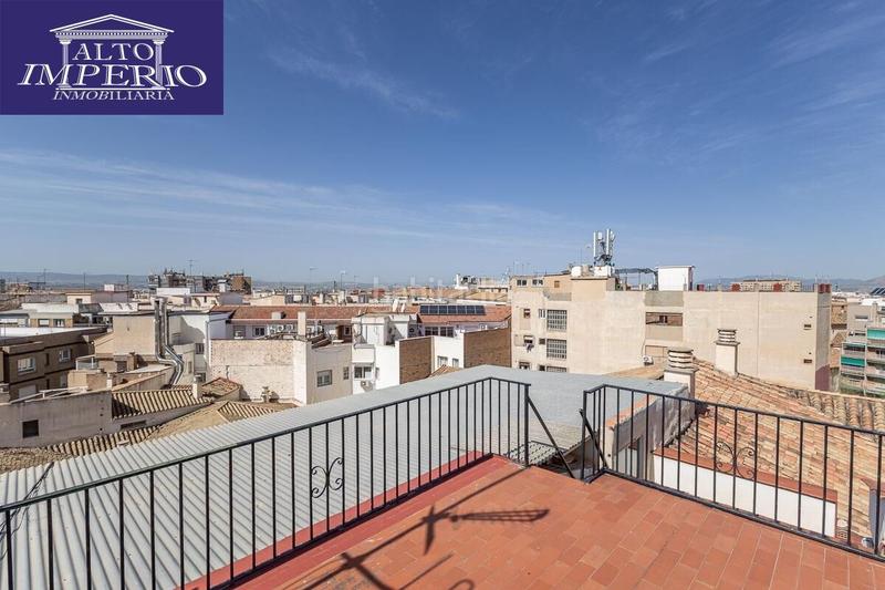 Foto 03261eec-9d50-4442-ba54-2b31c3183134. Zweistöckige wohnung mit heizung in Camino de Ronda Granada