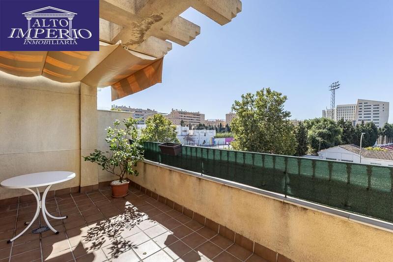 Foto 1287dafa-b48f-489a-b55f-b726e79cb080. Casa amb calefacció aparcament a Barrio de Zaidín Granada