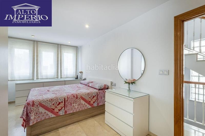 Foto 1e082319-ba76-47f8-8270-c2ba8a7a8c16. Casa amb calefacció aparcament a Barrio de Zaidín Granada