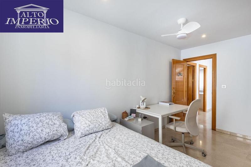 Foto 4188826a-815a-41b8-b908-30e0d0b8df40. Casa amb calefacció aparcament a Barrio de Zaidín Granada