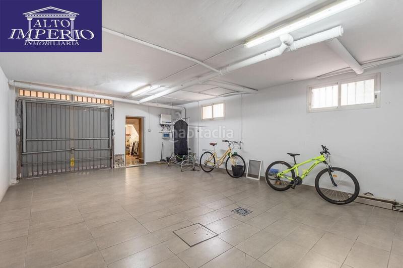 Foto fc8bed24-01bb-43df-a79b-f7e7561b4a9d. Casa amb calefacció aparcament a Barrio de Zaidín Granada