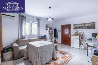 Rez-de-chaussée  Plaza del duque de san pedro de galatino 7. Gran oportunidad en una de las zonas más top de granada!