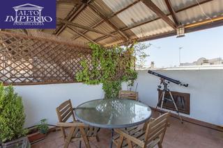 Casa adosada en Centro - Sagrario. Vivienda con licencia turística junto al arco de elvira