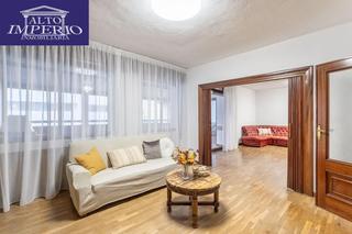 Pis a San Ildefonso. Gran piso en avenida de madrid