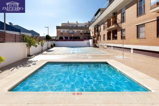 Appartement à San Cayetano. Piso en churriana de la vega con piscina comunitaria!