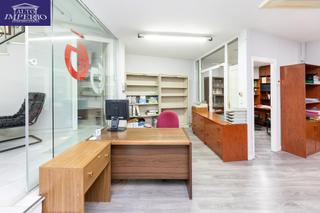 Local Comercial a Calle Calle Nazaríes