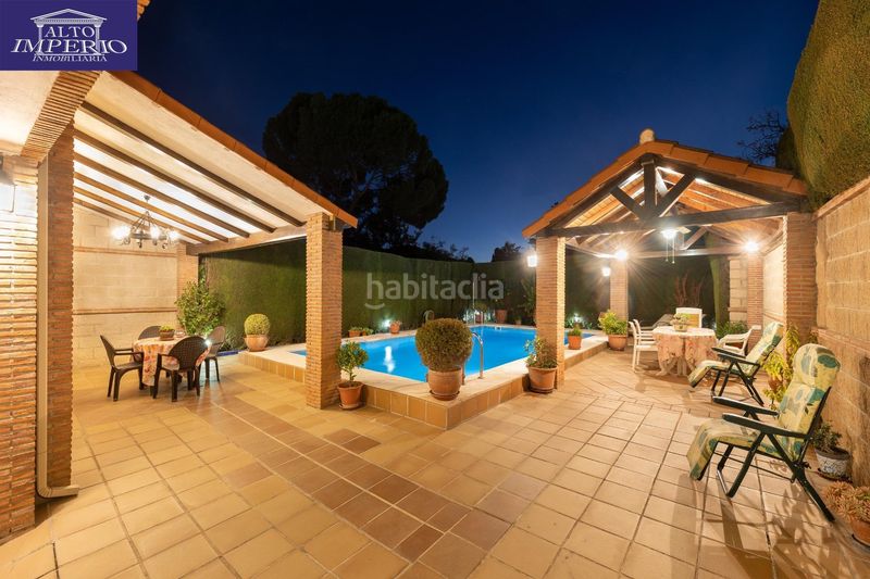 Foto 0e3f4f47-5171-47f4-903c-f855d36687a3. Casa adossada amb aparcament piscina a Peligros