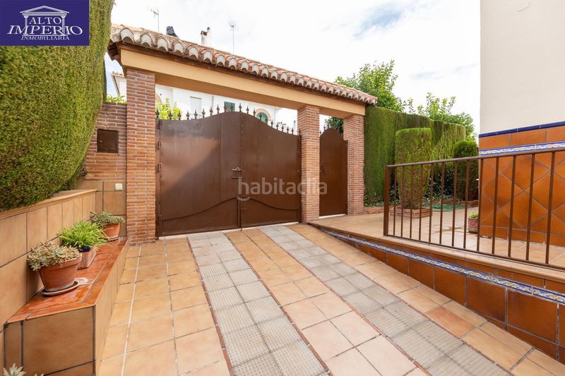 Foto a834d56d-8354-425b-96b3-6b8fc57c6a42. Casa adossada amb aparcament piscina a Peligros