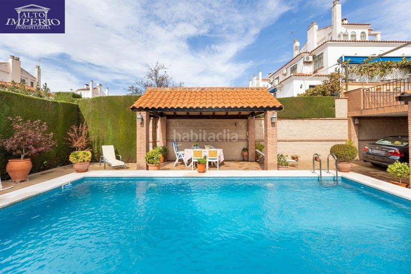 Foto c908b00a-7a27-4185-ae4f-becc1b48a020. Casa adossada amb aparcament piscina a Peligros