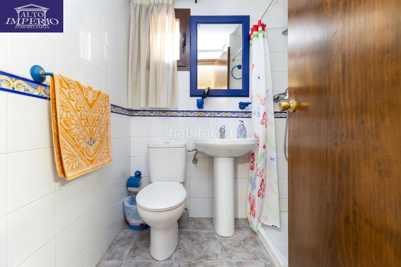 Foto e184ce62-1287-4ee2-a7e5-8bd365a8fc6a. Casa adossada amb aparcament piscina a Peligros