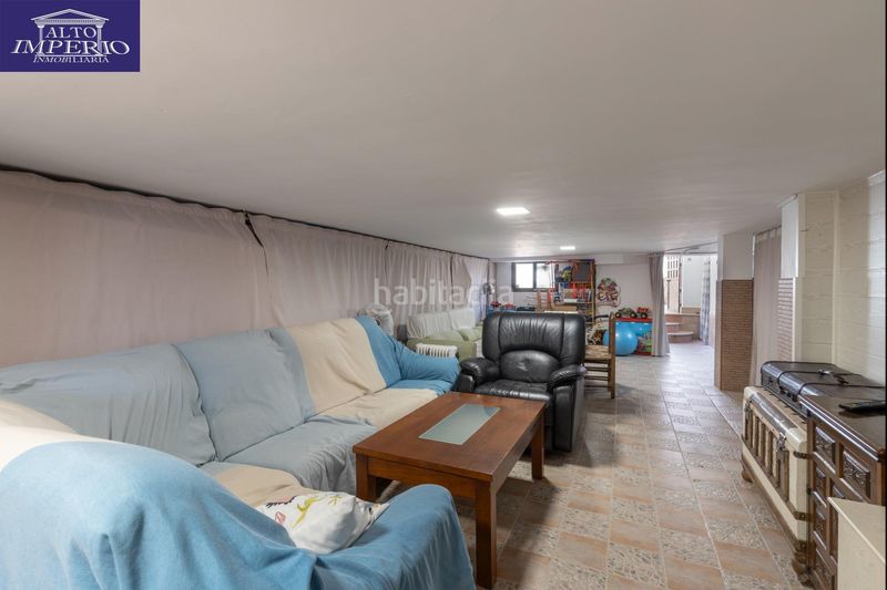 Foto 99f999ac-61b5-42dd-8551-10837cdb0d21. Casa adossada amb aparcament a Chauchina