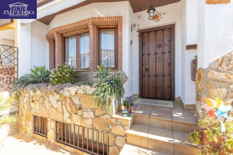 Foto ee53fe7d-e047-4b5a-855c-90f36482223d. Casa adossada amb aparcament a Chauchina