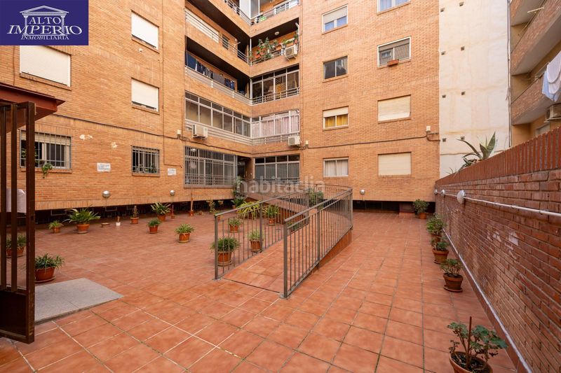 Foto 0938e533-18ad-46e3-8805-521850cbc6f5. Apartamento perfecto para invertir en calle pedro de alarcón! en Granada