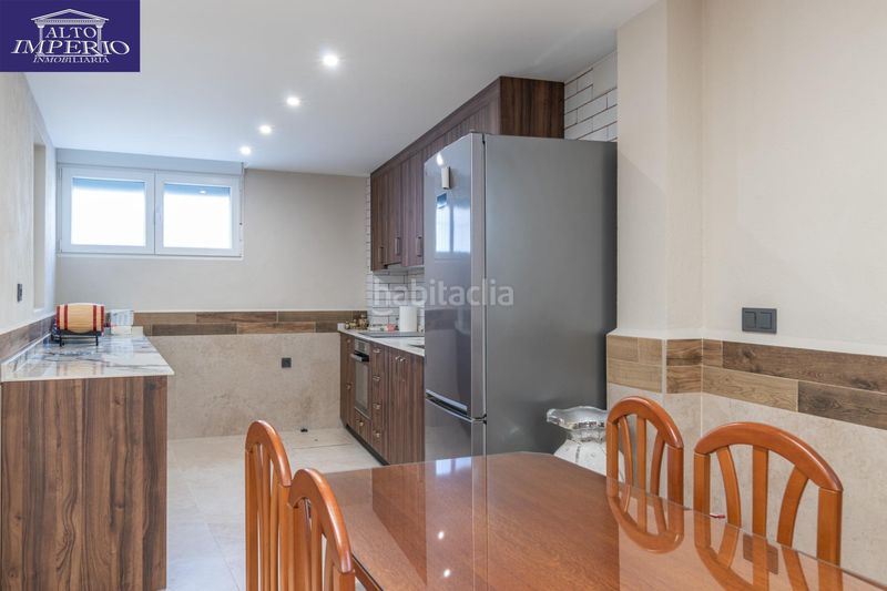 Foto 75a436dc-14d4-4202-98ca-73276006e74d. Casa amb aparcament a Peligros