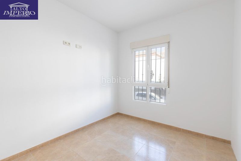 Foto 113f6d8e-a6a0-4b7f-a0e5-27cf954fb458. Pis a Ayuntamiento Alhendín