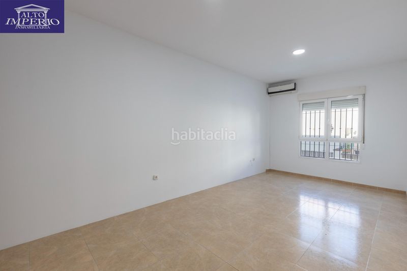 Foto c0bde376-f1d7-4573-9ae7-3489de08fe7b. Pis a Ayuntamiento Alhendín