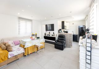 Xalet a Villa de Otura. Casa independiente con gran terreno y piscina