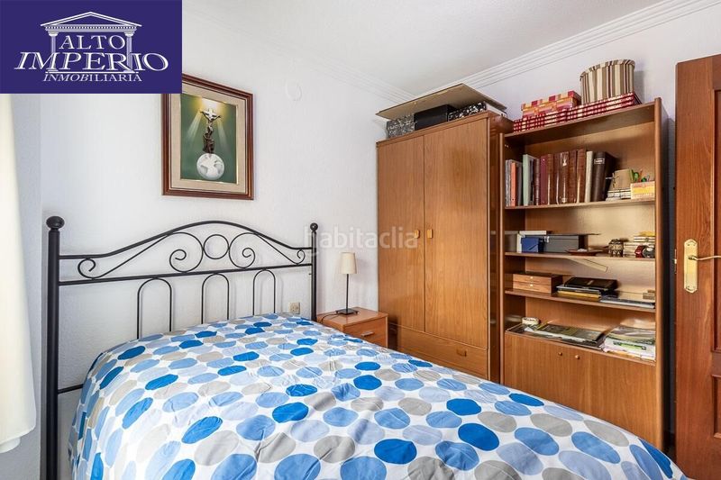 Foto b87f69a3-2a14-4508-8e6d-5a3187526610. Pis amb aparcament a Pajaritos Granada