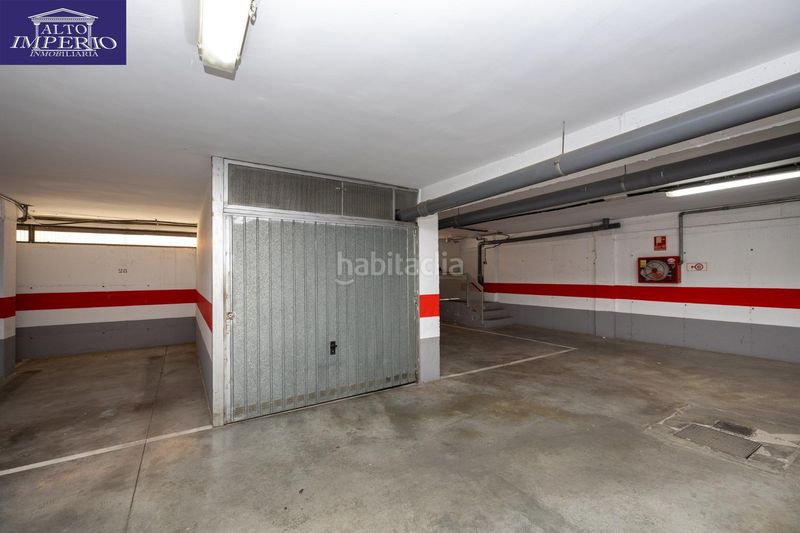 Foto 20a85cb5-e4de-4647-adcb-f036b9629281. Pis amb aparcament a Albolote