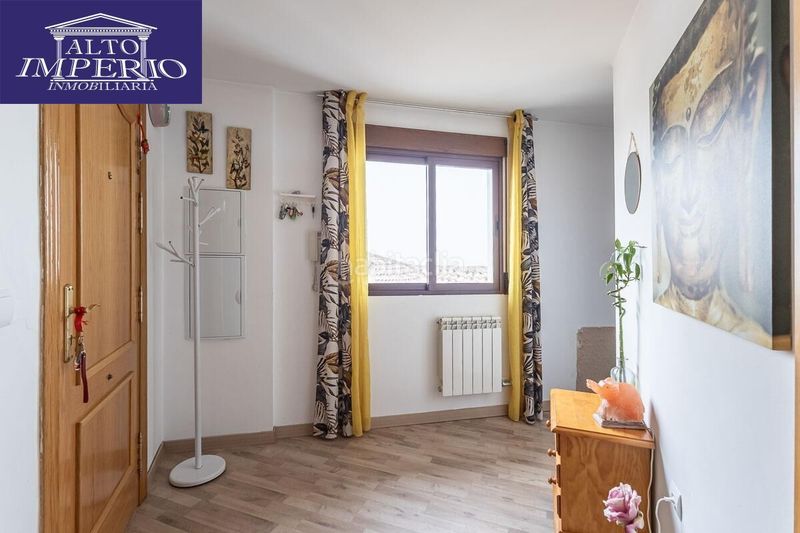 Foto 49e1fc1c-dd2d-4e58-abb7-571e3b8ce326. Àtic amb aparcament a Barrio de la Vega Monachil