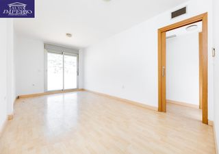 Pis a Monachil Pueblo. Luminoso piso con terraza y vistas a la montaña en monachil.