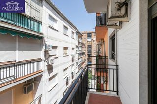 Piso  Avenida avenida don bosco. Piso con gran potencial en una de las mejores zonas de granada