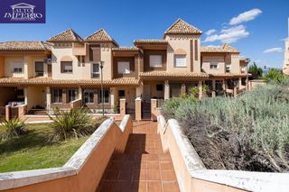Reihenhaus  Paseo pedro verde 2. Ponemos a la venta esta preciosa casa en urbanizacion cerrada, c