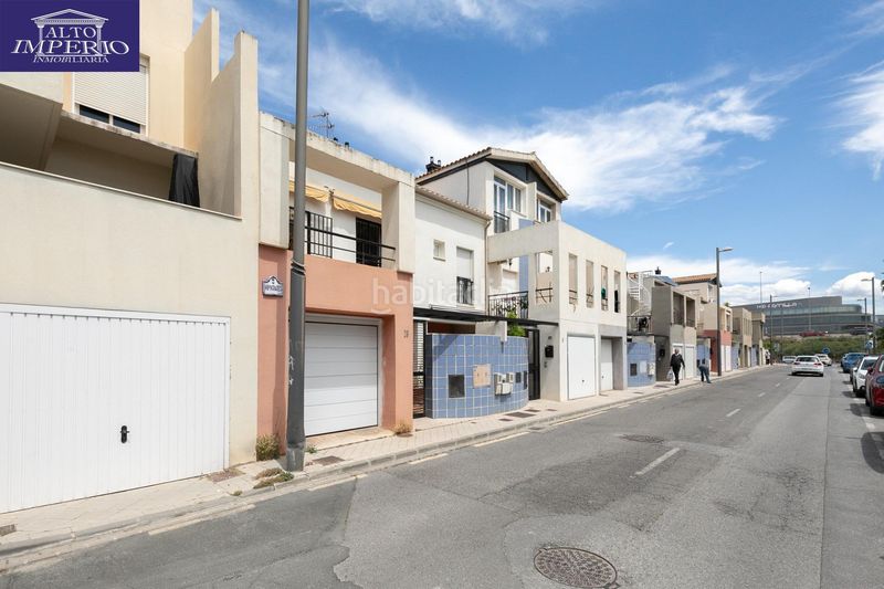 Foto 4f872eb1-a0ef-4a6d-b0a8-a56978e0fcba. Casa adossada amb calefacció aparcament a San Miguel Armilla