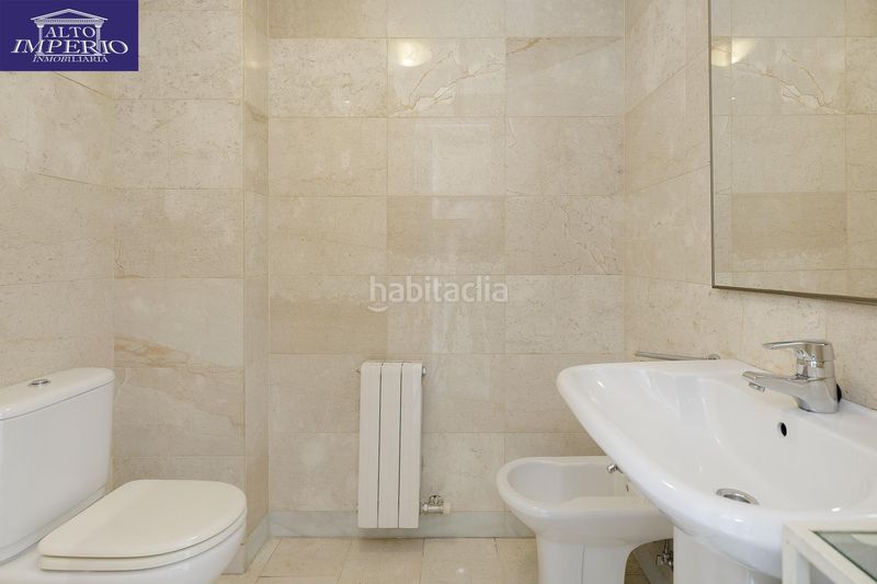 Foto d5a0b64f-f71f-42d4-adc7-cba627f3d50d. Casa adossada amb calefacció aparcament a San Miguel Armilla